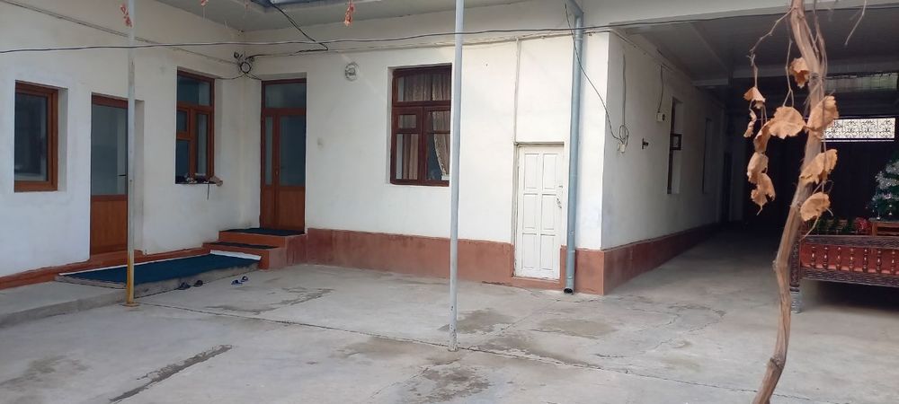 Srochna sotiladi. Срочно продаётся дом.