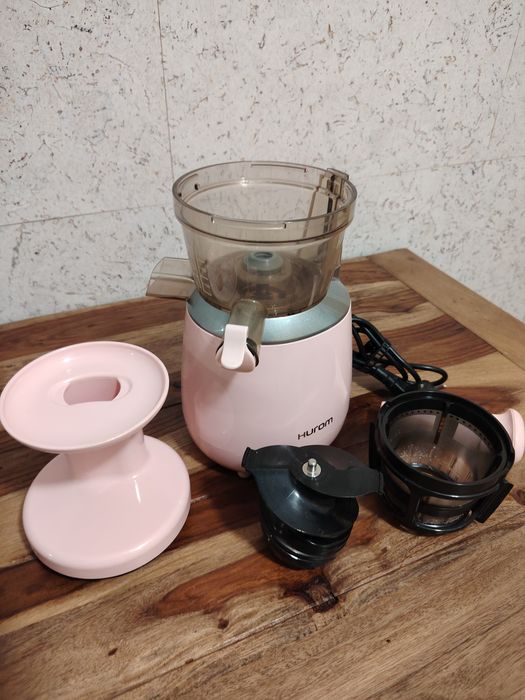 Hurom Slow Juicer Pink