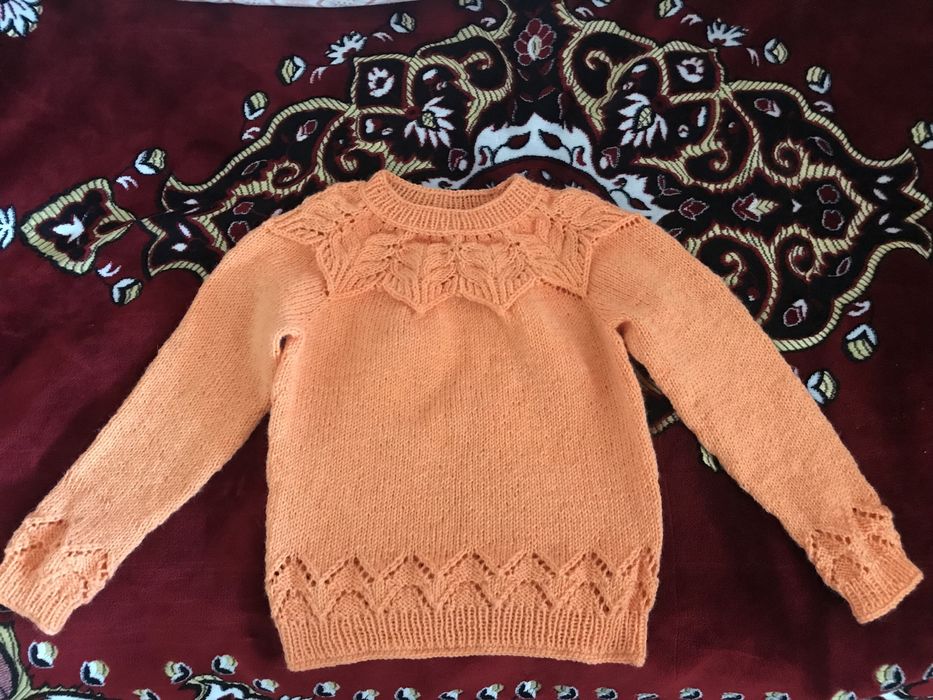 свитер, шапка на 4-5 лет, на 6-7 лет