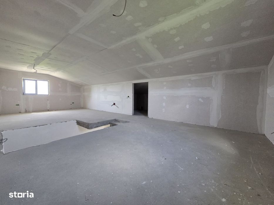 Casă duplex cu 4 dormitoare si mansarda 160 mp Cartier Independenței
