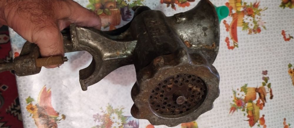 2 чугунени БГръчни месомелачки малка и голяма