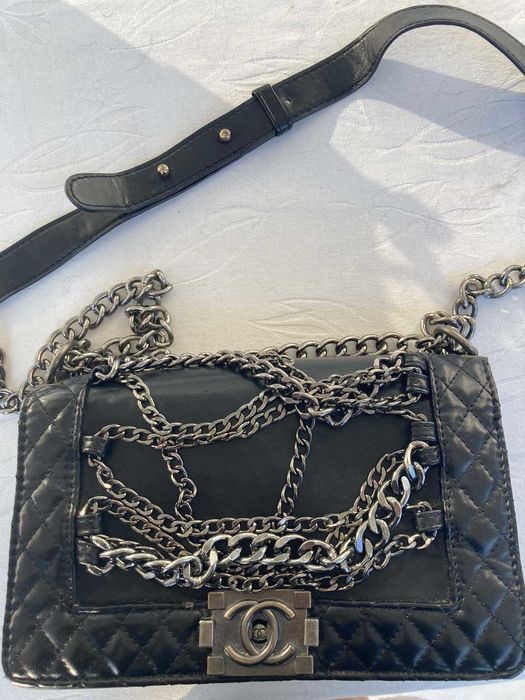 Продавам страхотна дамска чанта CHANEL