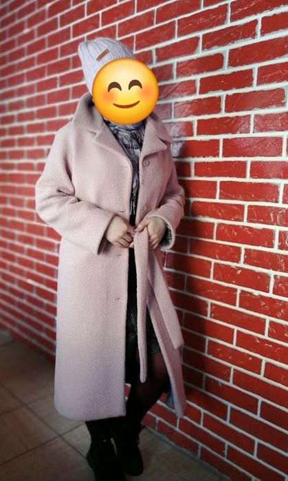 Продам демисезонное пальто.