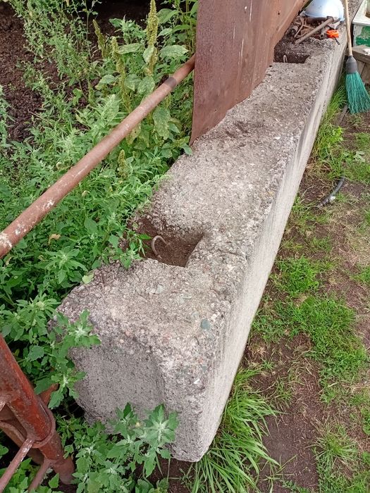 Продам железобетонные блоки и столбы