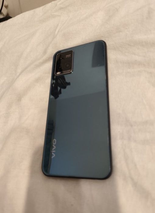 VIVO Y33S 128 гигабайт