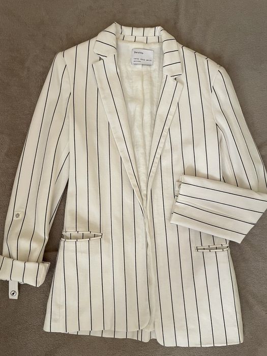 Дамско сако BERSHKA