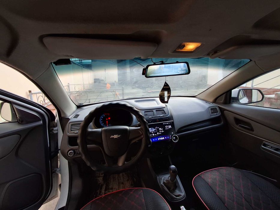 Cobalt moshinasi sotiladi