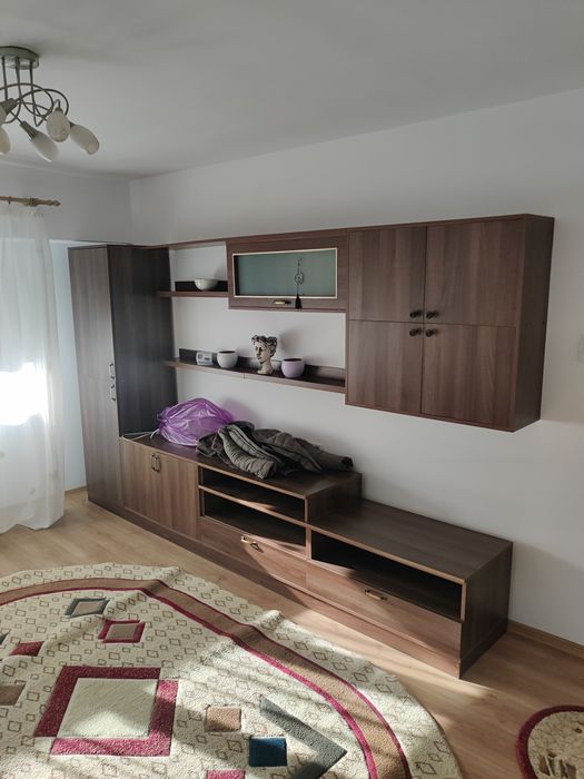 Închiriez apartament 3 camera in Târgu frumos