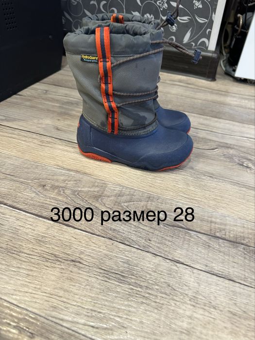 Продам детскую обувь