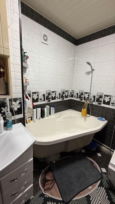 Срочно в Янгиюле продается квартира своя