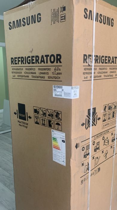 Холодильник SAMSUNG RB31