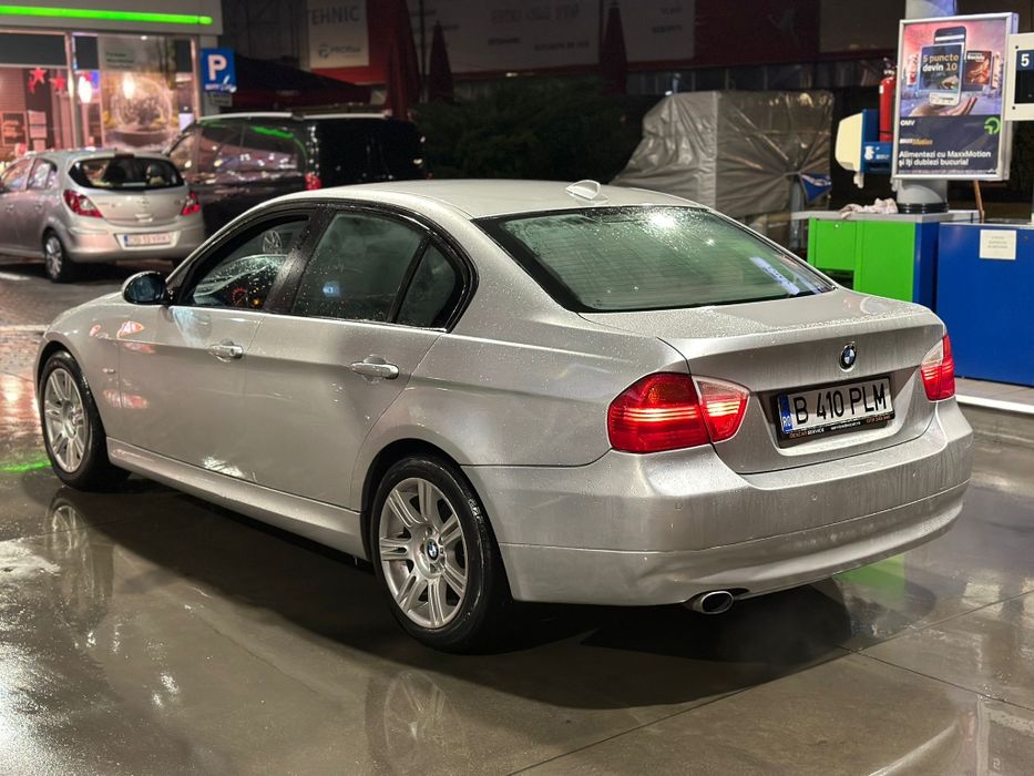 Vand bmw 320 i automat