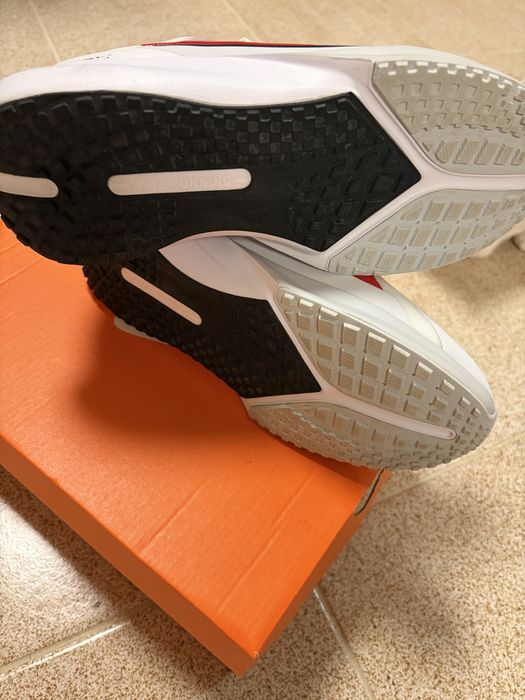 Оригинални маратонки Nike sonic fly