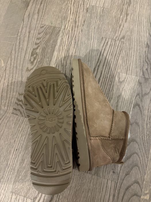 Ugg mini clasic maro marimea 39
