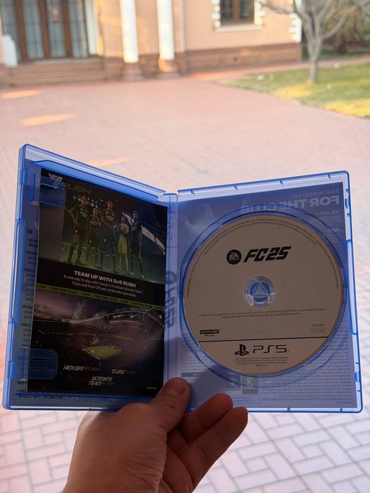 EA Sports FC 25 (PS5) – Disk holati ideal!