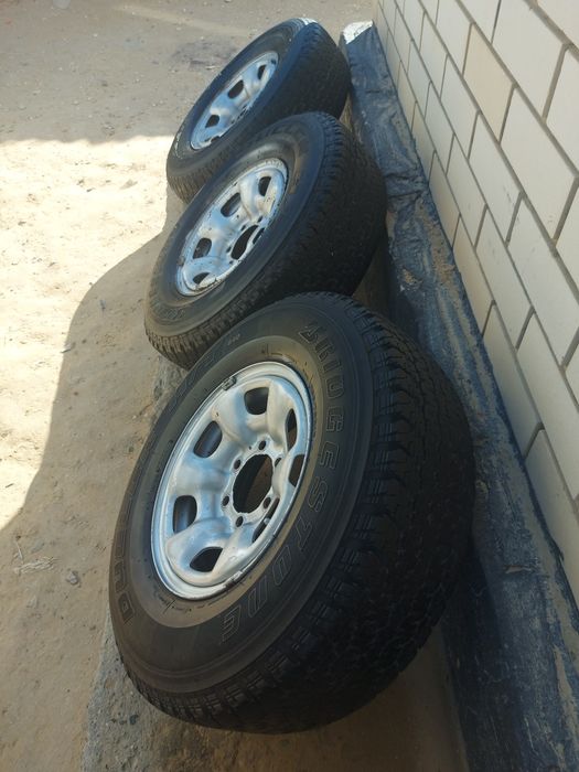 3штук  Шины 255/70R 15