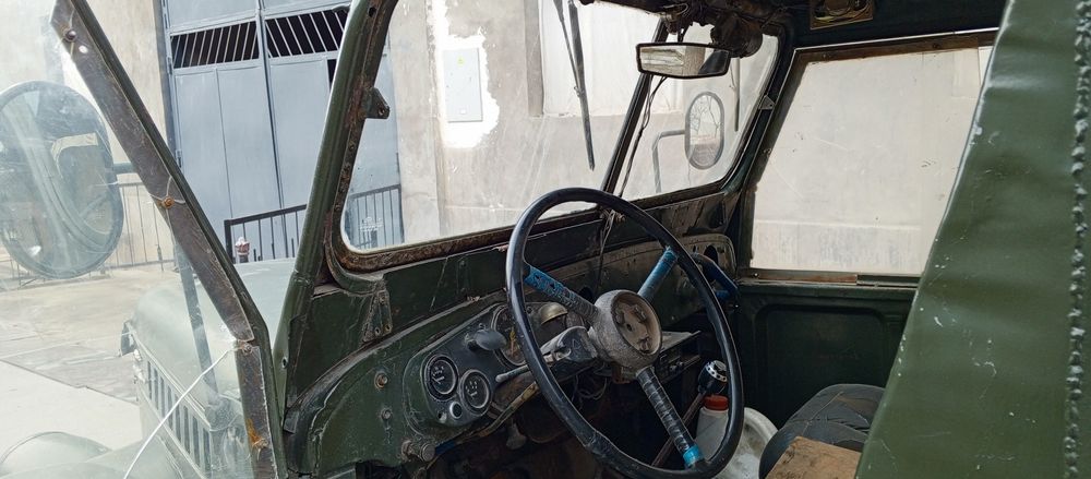 Gaz 69  sotiladi holati yaxshi