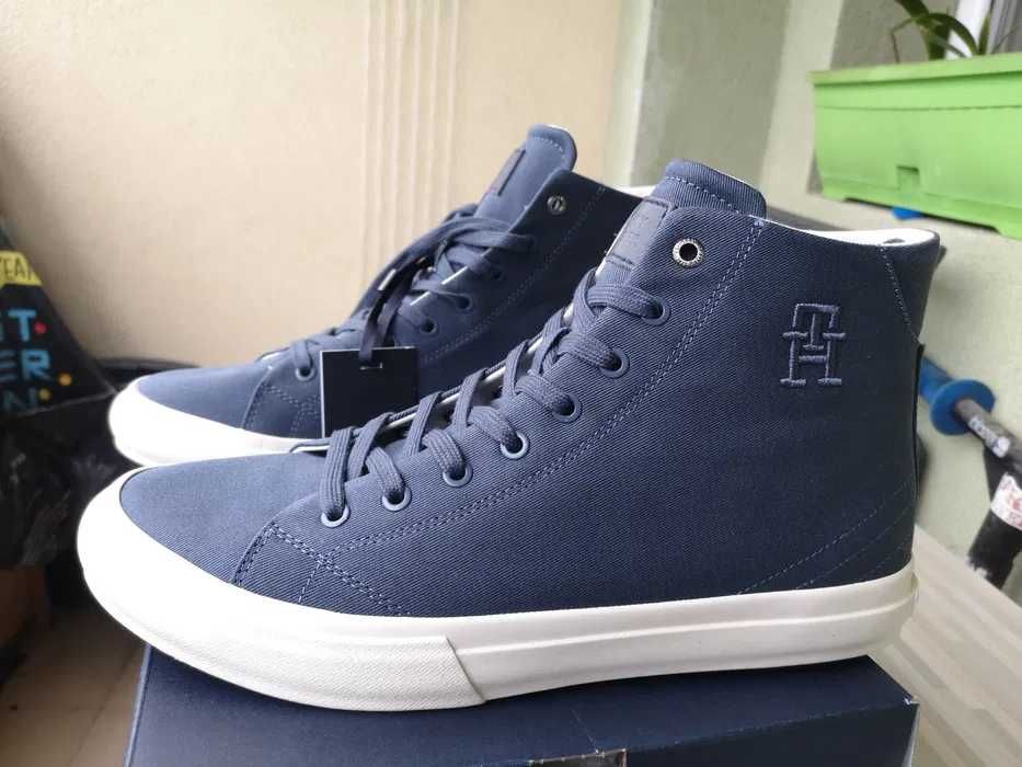 Tommy Hilfiger обувки N-44