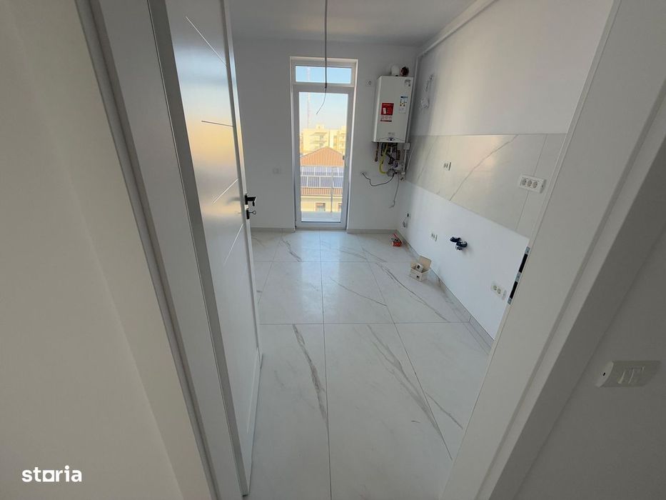 Direct Proprietar  -Apartament Cu Doua Camere Si Tersa De 18 Mp