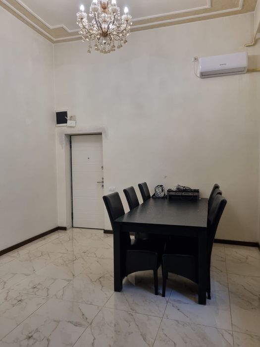 de vânzare apartament, 3 camere complet mobilat si utilat. 100mp, plus mansarda. vândut de proprietar