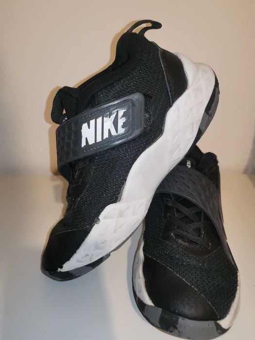 Pantofi sport Nike mărime 33