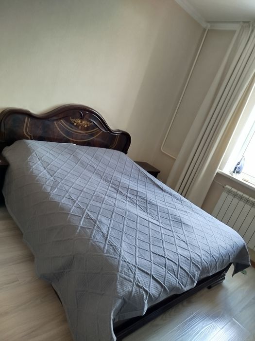 Продам спальный гарнитур