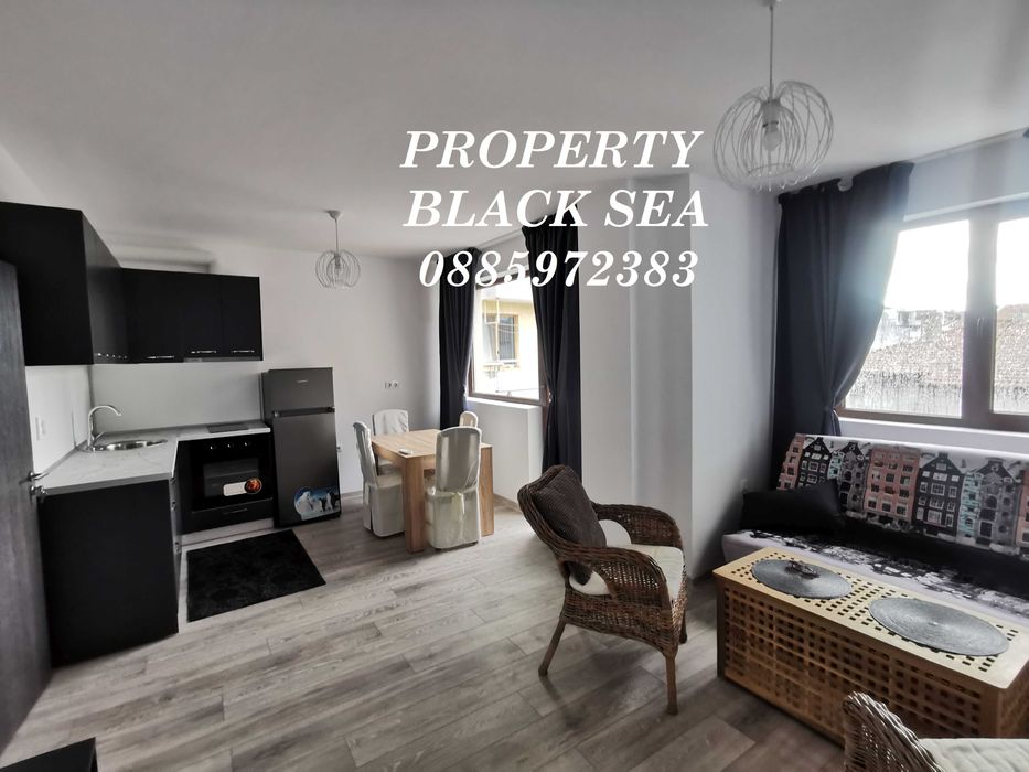 Дава се под наем Двустаен апартамент в Бургас, Център - 70 кв.м за 498.27 € - Снимка #2