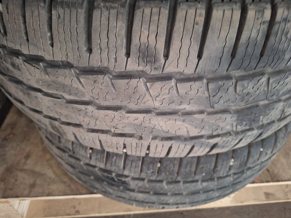 Гуми 225 / 70 / 15 C