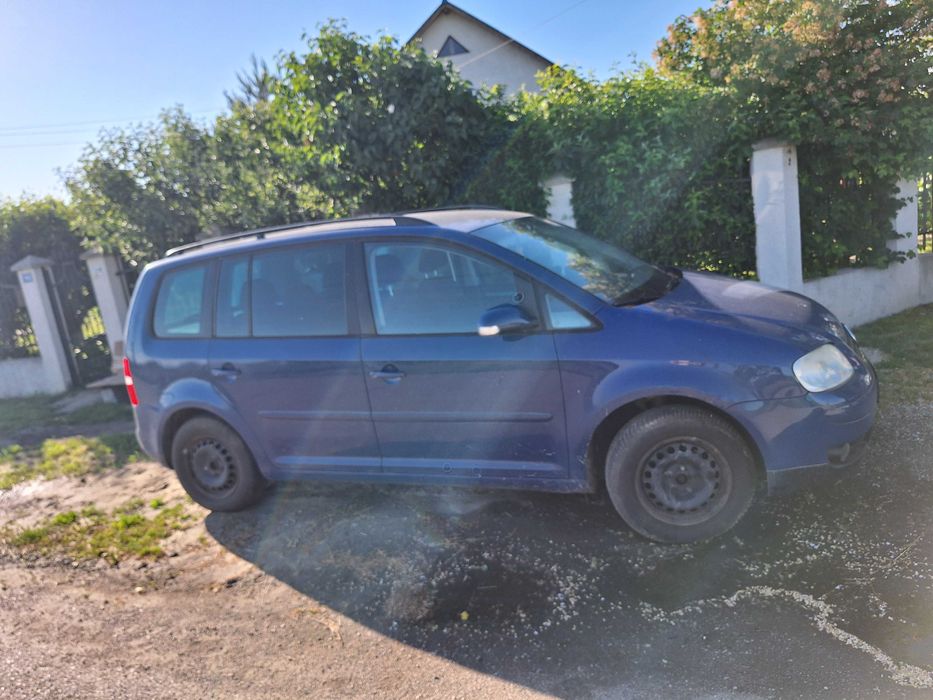 VOLKSWAGEN Touran