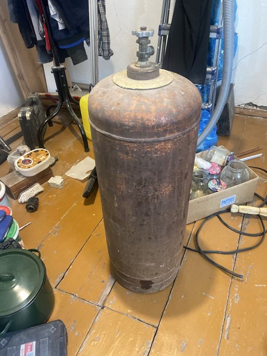 Газовый баллон в хоршем сост