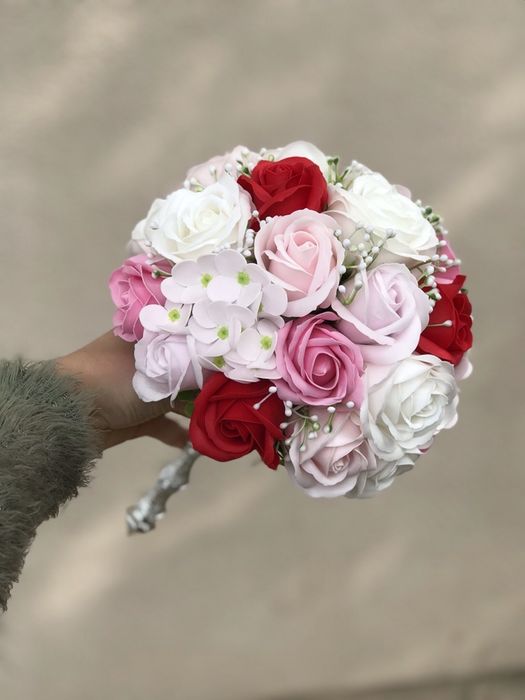 Buchet mireasa pentru cununie din trandafiri de sapun