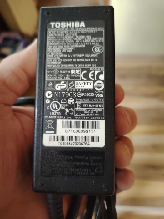 Toshiba Satelit L500 15.6 inc.Перфектно състояние.