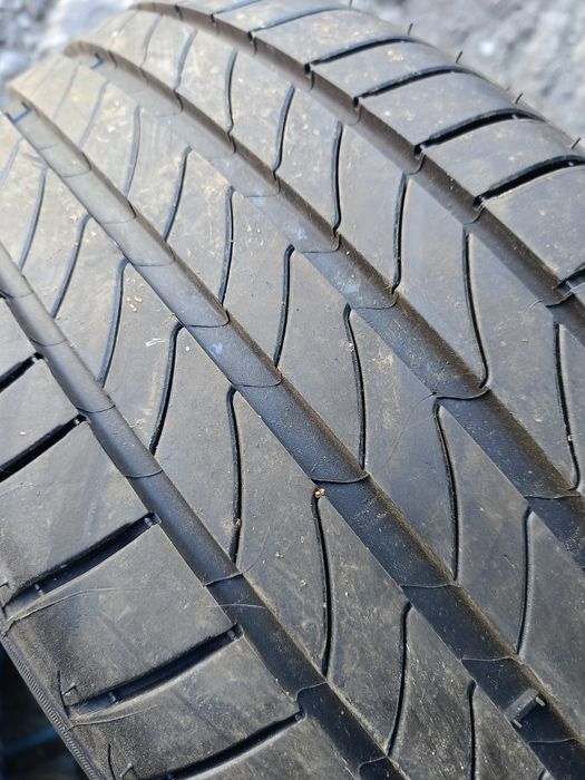 КАТО нови "MICHELIN"-17цола -215/55-1бр.-150лв.-8мм.