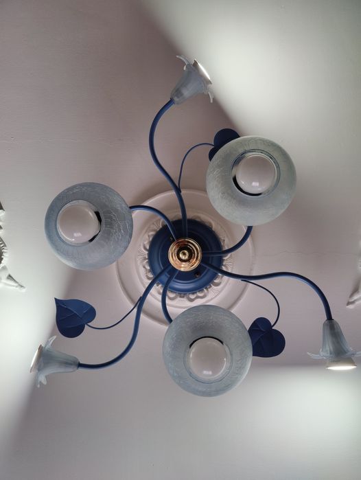 Продается люстра