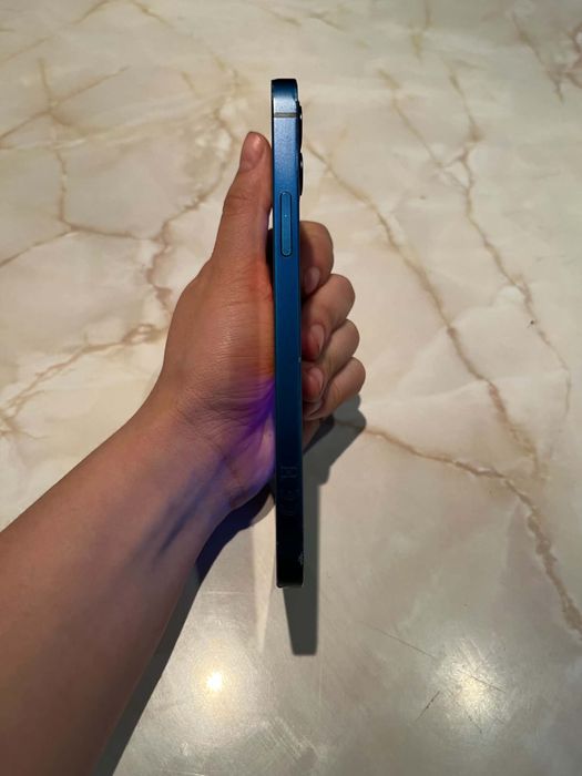Iphone 12, 64 Gb cutie si incarcator