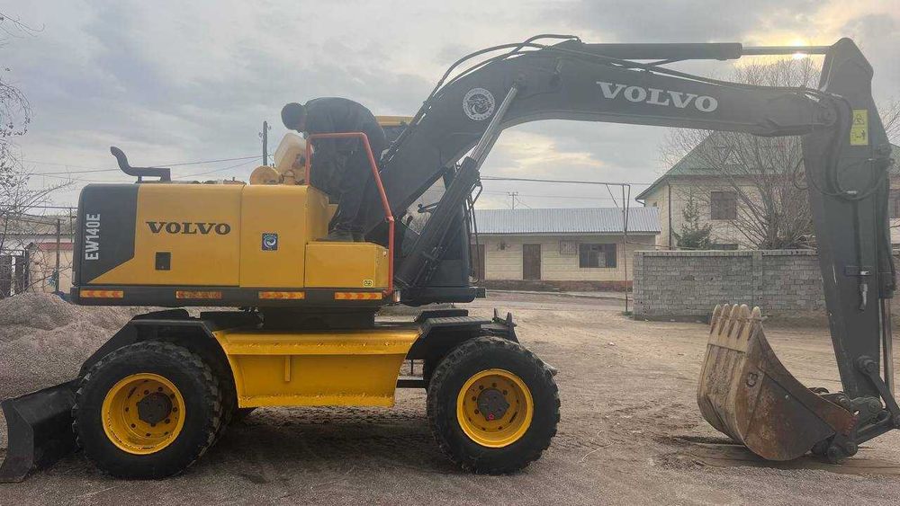 Экскаватор Volvo ,EW140