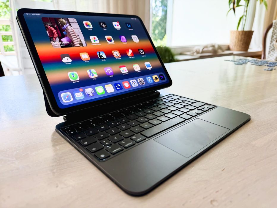 Ipad Pro 256gb 4th gen + оригинальный magic keyboard