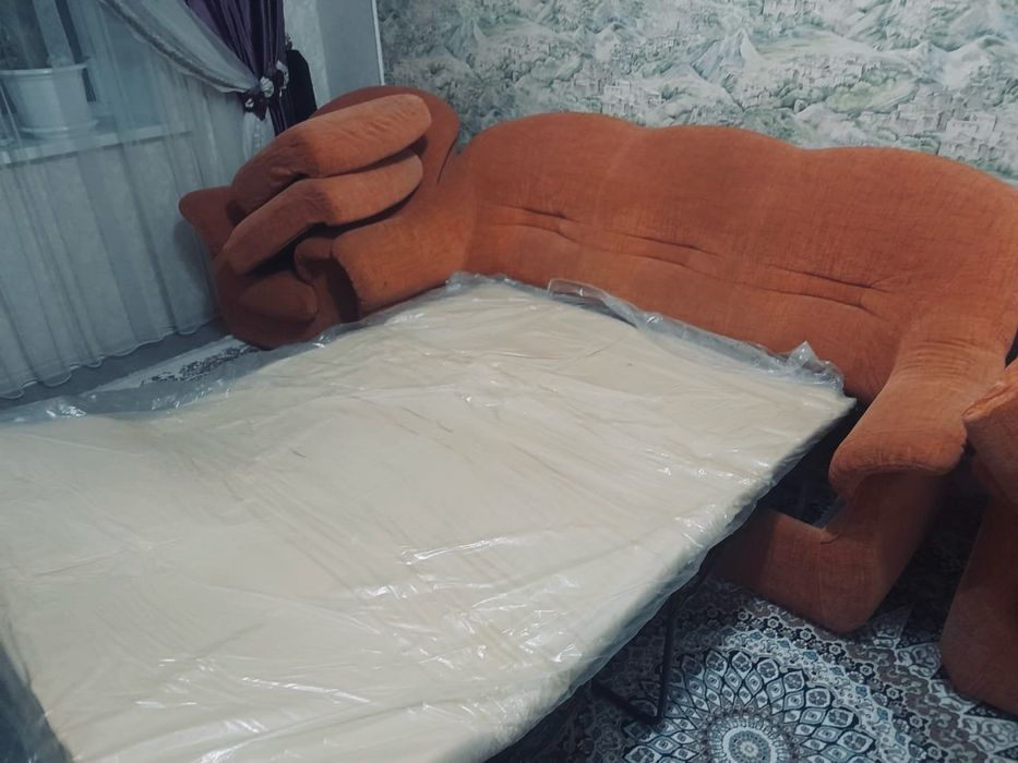 Диван раскладной оранжевый