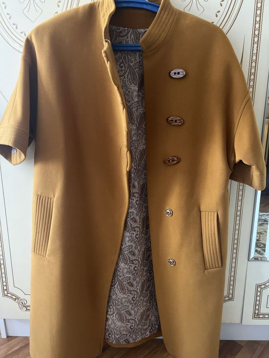 Продаю женское пальто