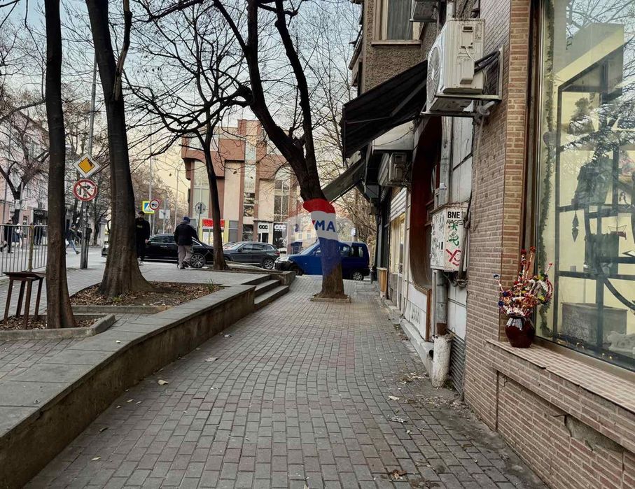 Продава се Магазин в Варна, Център - 26 кв.м за 1668 €/кв.м - Снимка #1