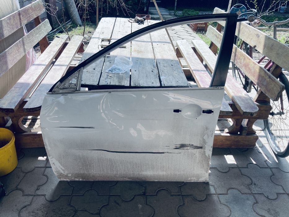 Двери передняя левая