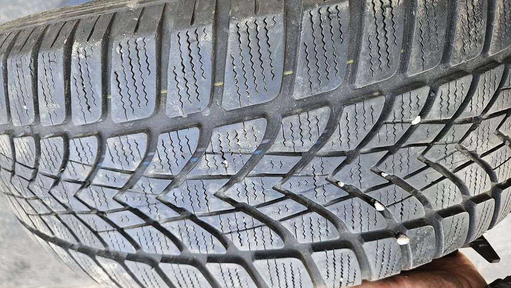 2бр Гуми 205 55 16 дънлоп