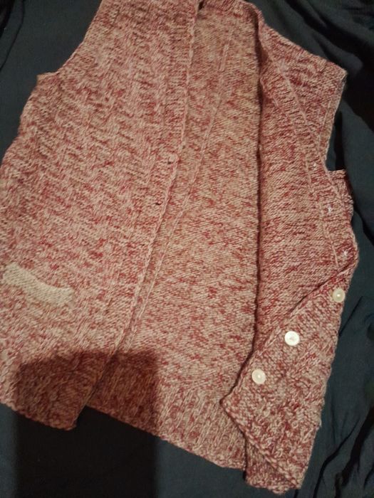 Vând articole din lână lucrate manual