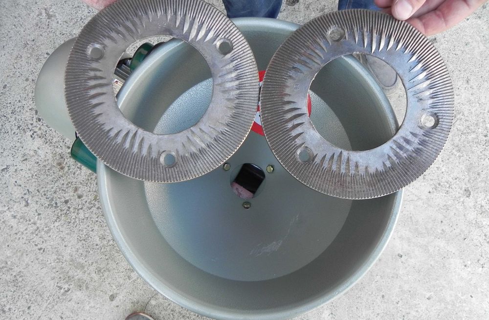 Moara cu pietre pentru faina grau orez naut porumb cereale 2.5kW