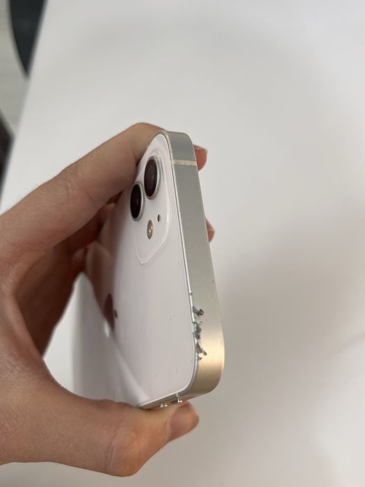 iPhone 12 продается