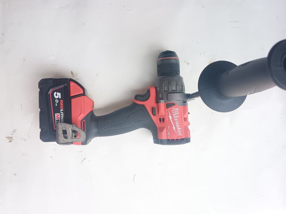 Filetanta milwaukee fpd3 cu baterie 5 amperi și mâner de prindere suplimentara