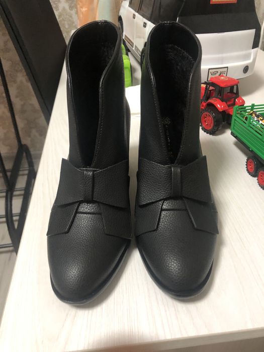 Турецкая женская обувь из натуральной кожи. Размер 38