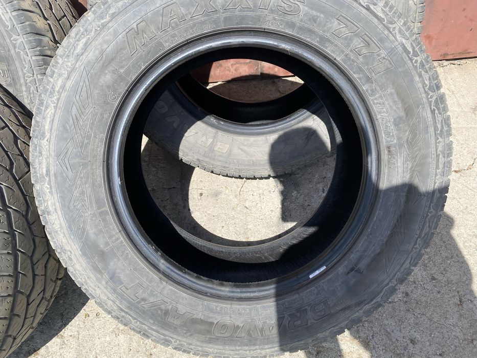 Продам комплект шин Maxxis