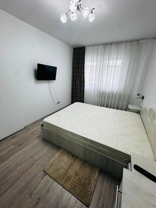 Apartament cu 3 camere in zona ultracentrala. Vedere spre dunare . Situat langa tribunalul Braila