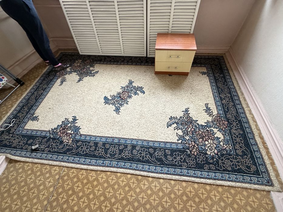 Ковер в хорошем состоянии